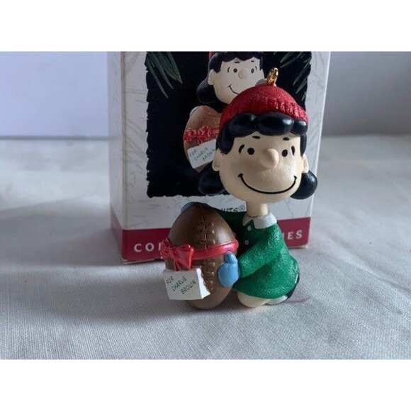 Hallmark Keepsake Lucy Ornament Peanuts Gang Christmas Display with Box 1994 - Picture 7 of 13
